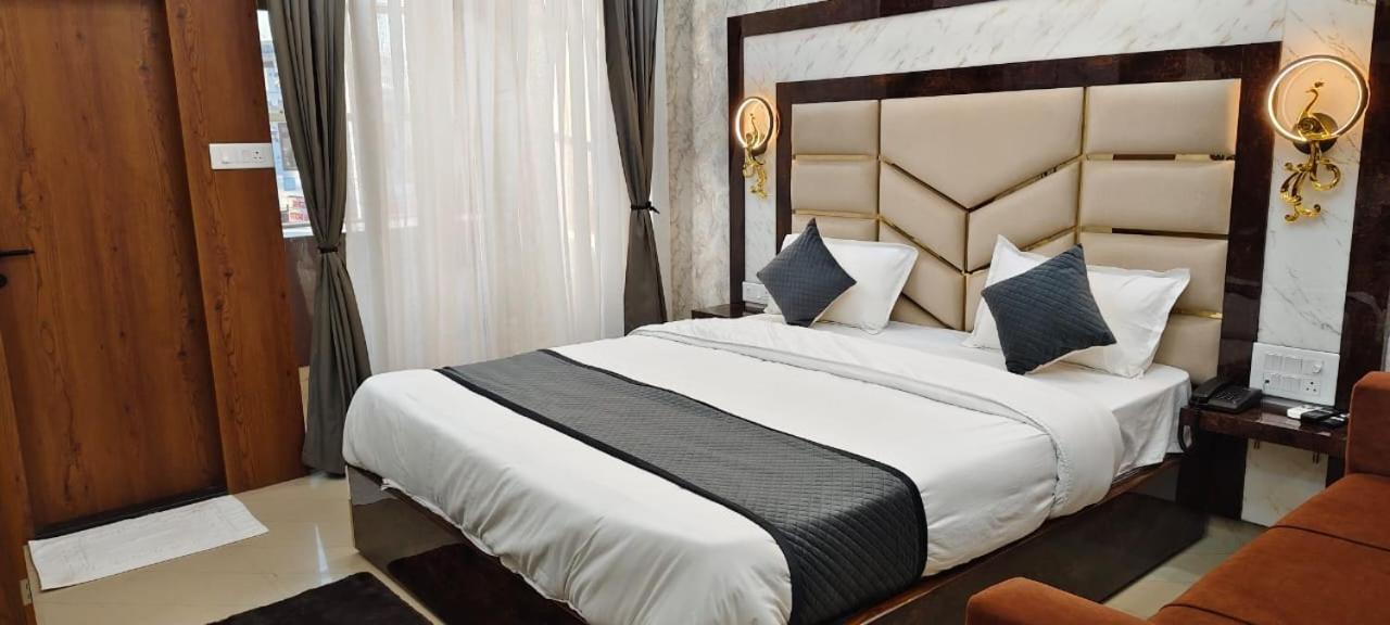 Hotel Maharaja Palace 사와이 마도푸르 외부 사진